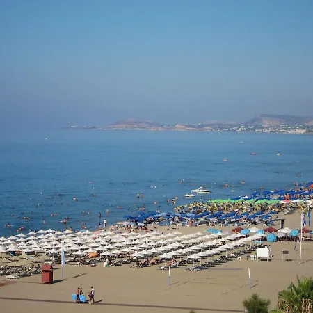 Sea Front Old Town 罗希姆诺